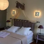La Raimbaudiere Bed & Breakfast