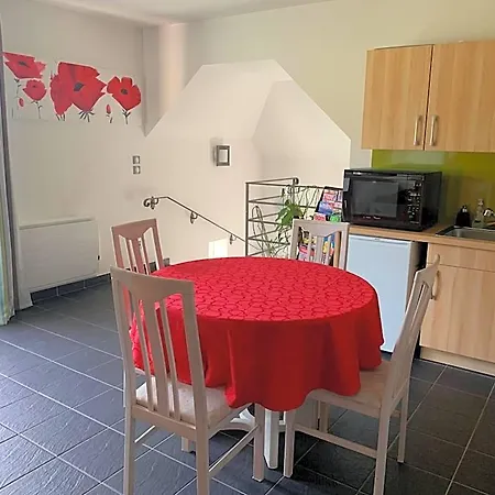Nocleg ze śniadaniem La Raimbaudiere 3*