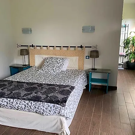 Nocleg ze śniadaniem La Raimbaudiere 3*