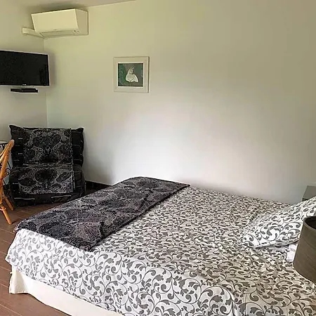La Raimbaudiere Nocleg ze śniadaniem 3*