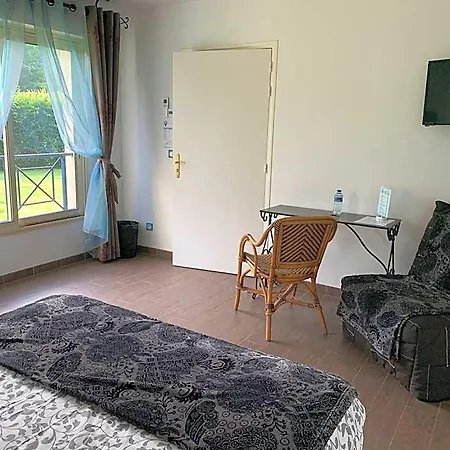 La Raimbaudiere 3* Guigneville-sur-Essonne