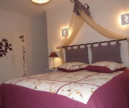 Frühstückspension La Raimbaudiere 3*