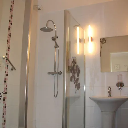 La Raimbaudiere 3* Guigneville-sur-Essonne
