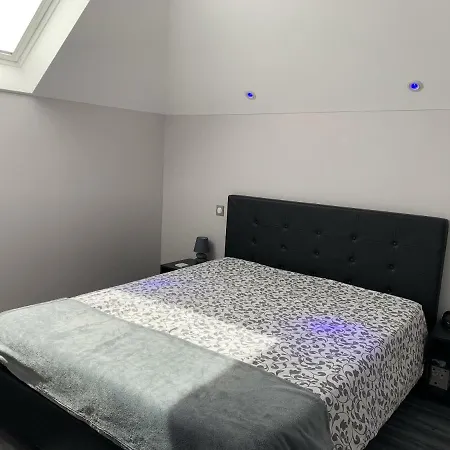 La Raimbaudiere Nocleg ze śniadaniem 3*