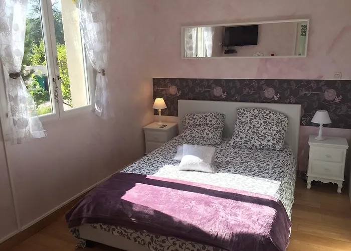 La Raimbaudière Bed & Breakfast